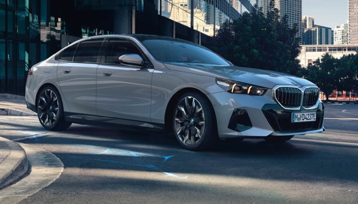 Cover BMW Group BEV Courtesy cars folder